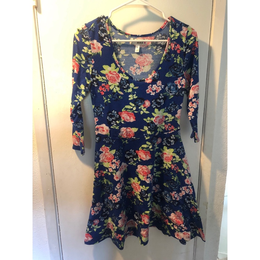 đ¸5/$25đ¸Blue Floral Skater Dress - Picture 1 of 4